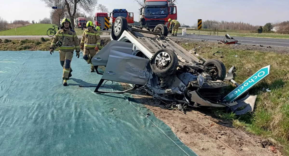 Na zdjęcie miejsce wypadku w Ochocicach / Fot. KP PSP Radomsko 