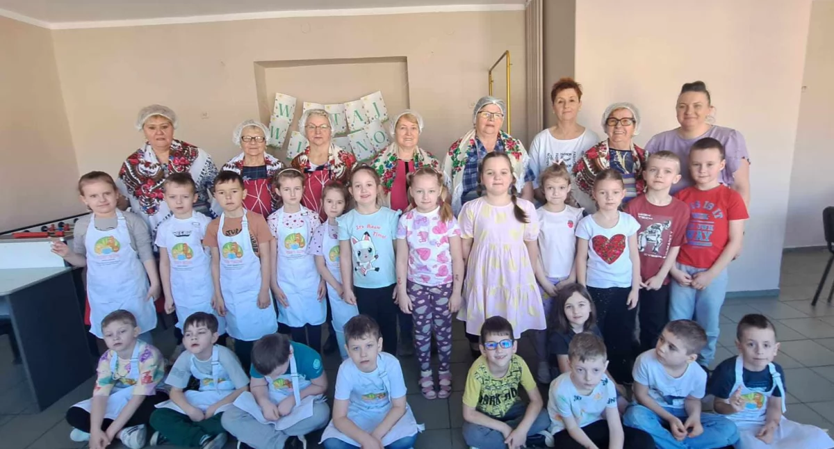 Zdjęcia z warsztatów wielkanocnych zorganizowanych przez Klub Seniora w Skomlinie / fot.: Grażyna Caban