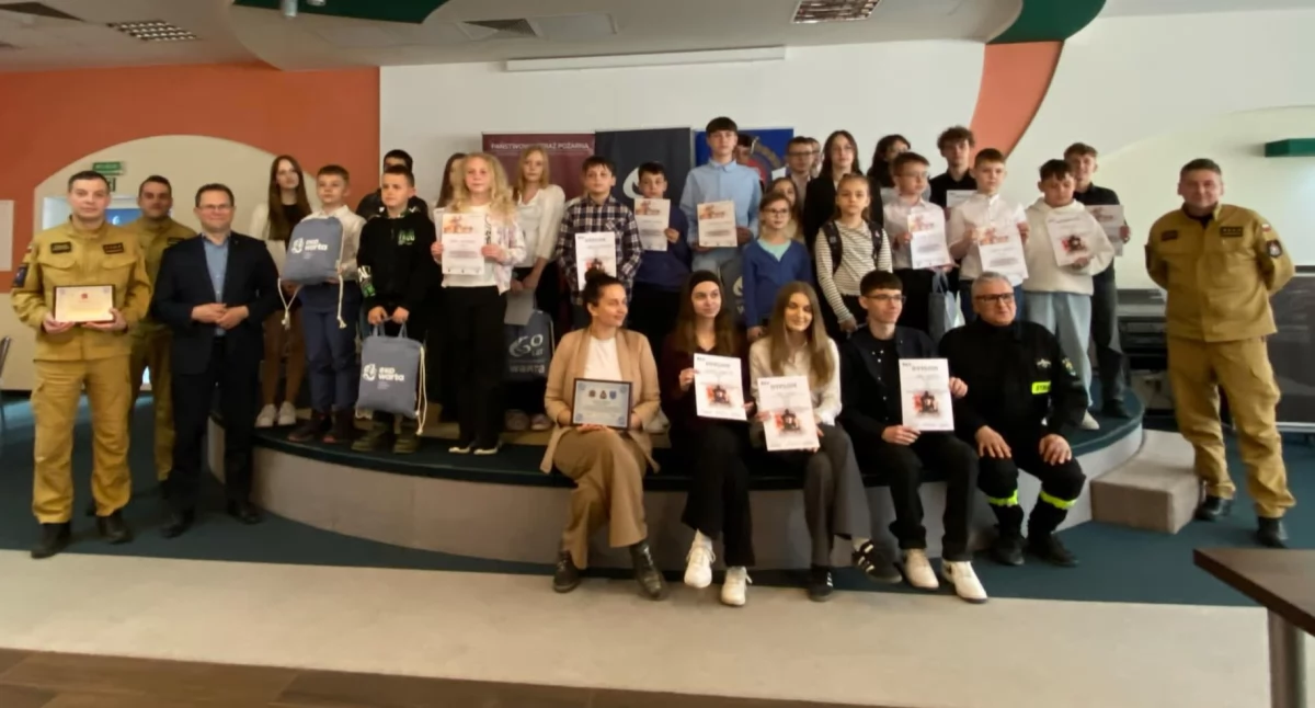 Zdjęcie z eliminacji powiatowych Ogólnopolskiego Turnieju Wiedzy Pożarniczej „Młodzież Zapobiega Pożarom” w Trębaczewie/ fot.: PSP w Pajęcznie