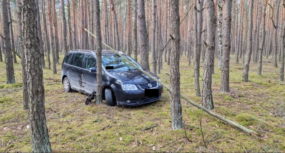 Na zdjęciu pojazd, którym uciekał 45-latek / Fot. KPP Bełchatów 