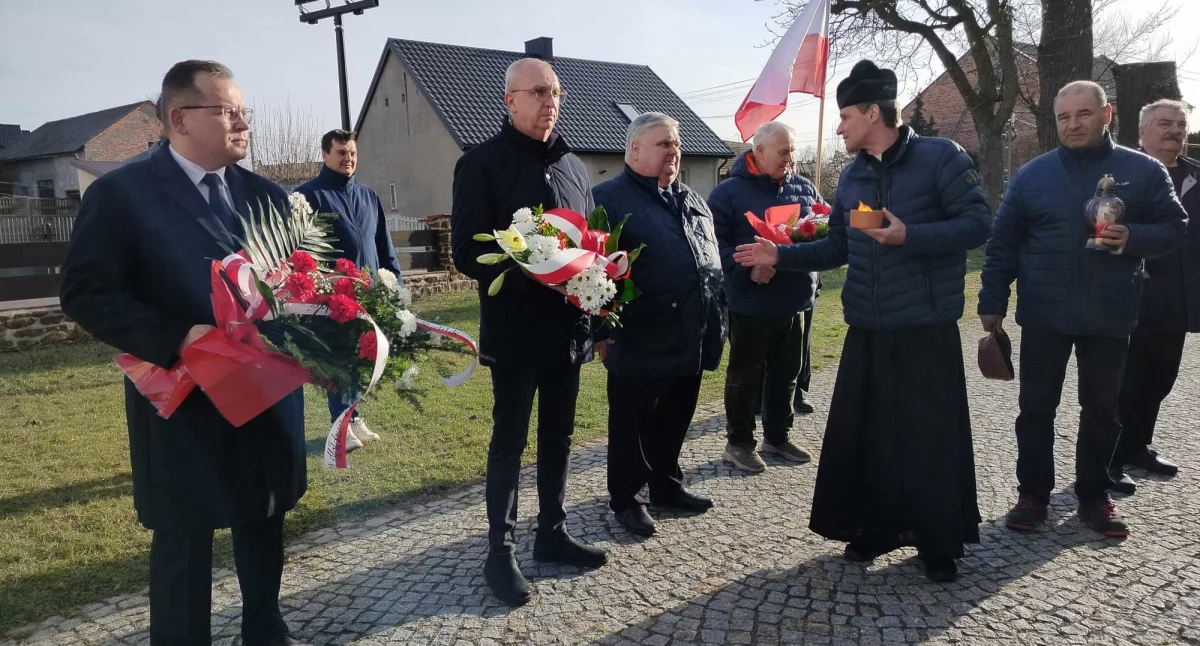 Zdjęcia z obchodów w Skomlinie 15 - tej rocznicy katastrofy pod Smoleńskiem /fot.: Joanna Major