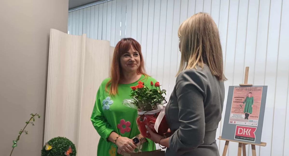 Zdjęcia ze spotkania z Agnieszką Lingas-Łoniewską w Miejskiej i Gminnej Bibliotece Publicznej w Wieluniu/ fot.: Elżbieta Mizak