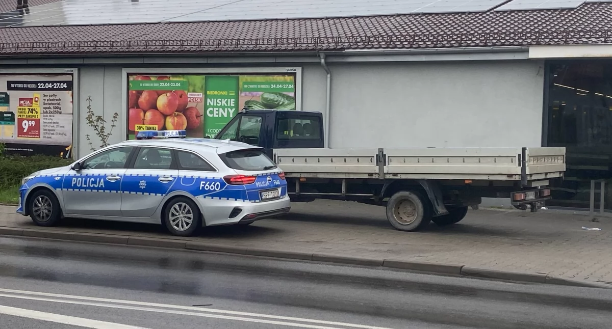 Zdjęcie poglądowe z pracy policji na ul. 18 Stycznia w Wieluniu/ fot.: Iwona Augustyniak