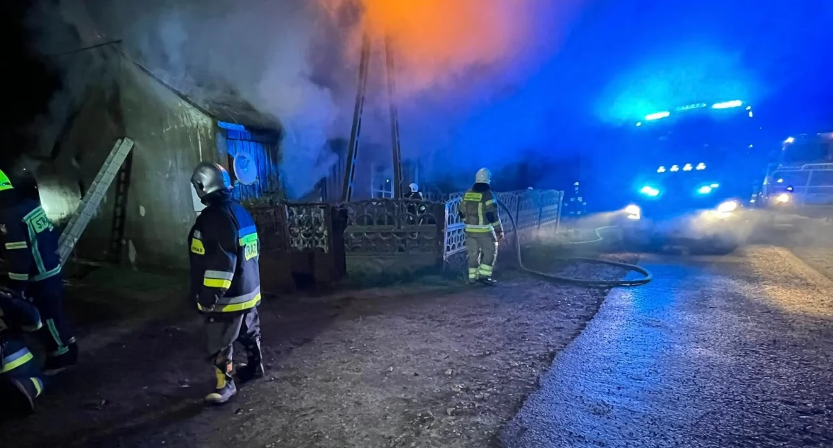 Na zdjęciu miejsce pożaru w miejscowości Jawor / Fot. Facebook / OSP Wygiełzów