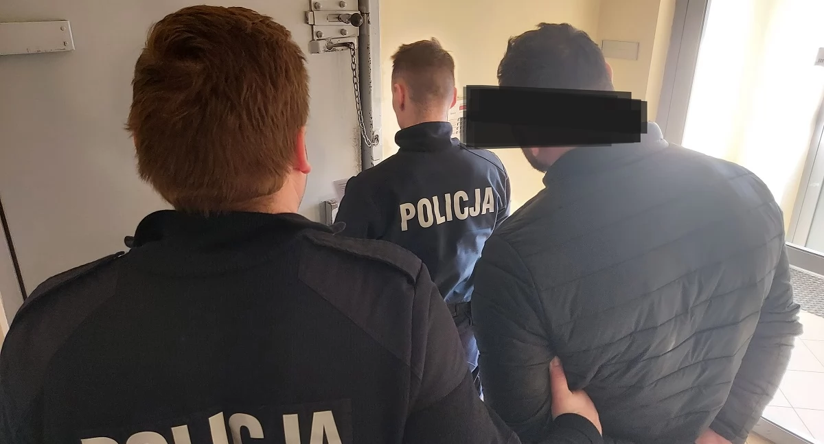 Na zdjęciu moment zatrzymania mężczyzny / Fot. KPP Zduńska Wola