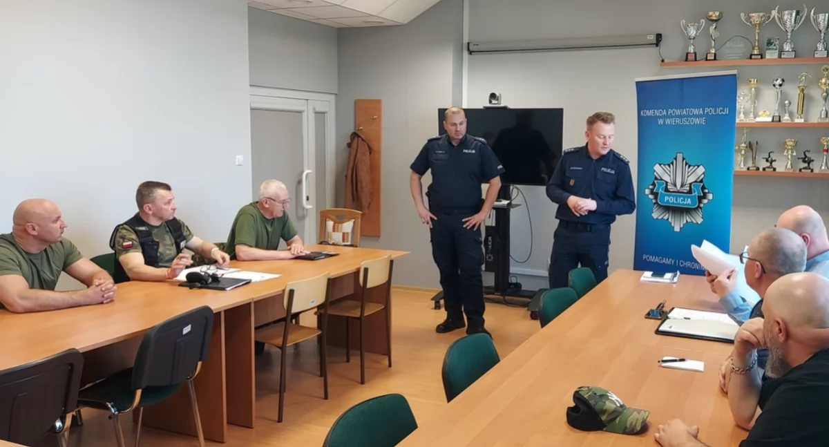 Na zdjęciu fragment szkolenia dla Straży Rybackiej / Fot. KPP Wieruszów