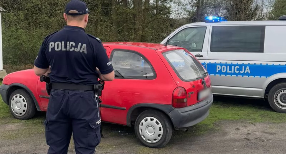 Na zdjęciu auto, którym poruszał się jeden z pijanych kierowców / Fot. KPP Olesno 
