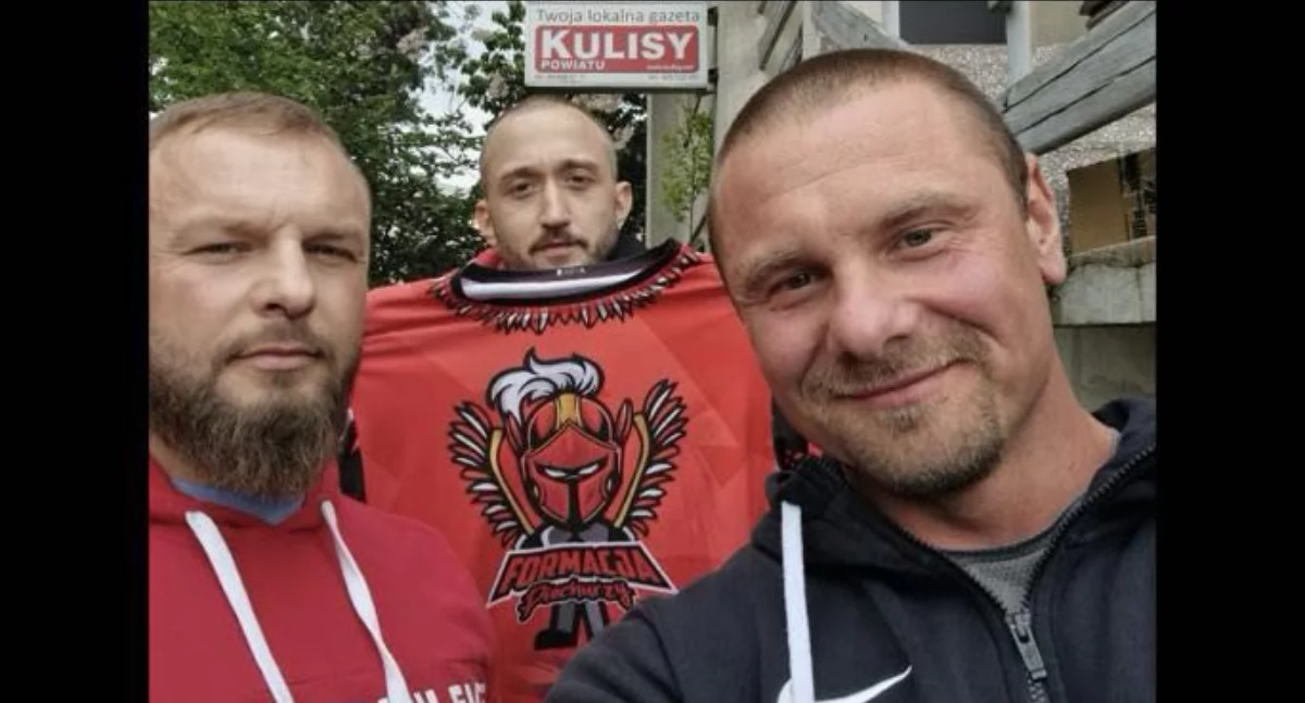 Na zdjęciu Kajetan Młynarczyk, Aleksander Łebek oraz Adam Sztajner z formacji Piechurzy z Wielunia/ fot.: Iwona Augustyniak
