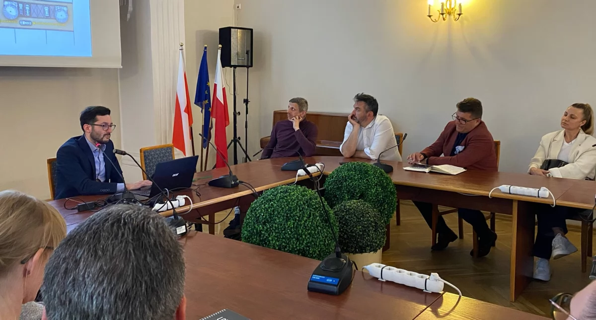 Zdjęcie ze spotkania dotyczącego rewitalizacji ulicy Kaliskiej w Wieluniu/ fot.: Iwona Augustyniak