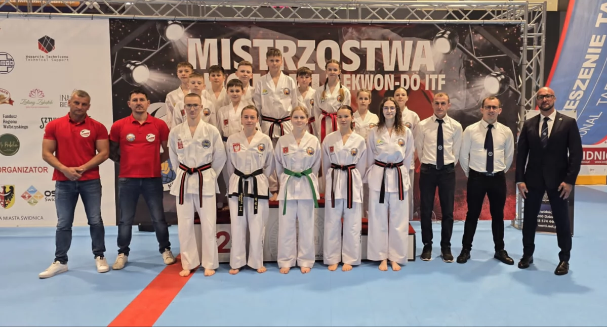 Na zdjęciu reprezentancja Taekwon-do SKT.Niedźwiedź podczas Mistrzostw Polski Taekwon-do ITF/fot. SKT.Niedźwiedź