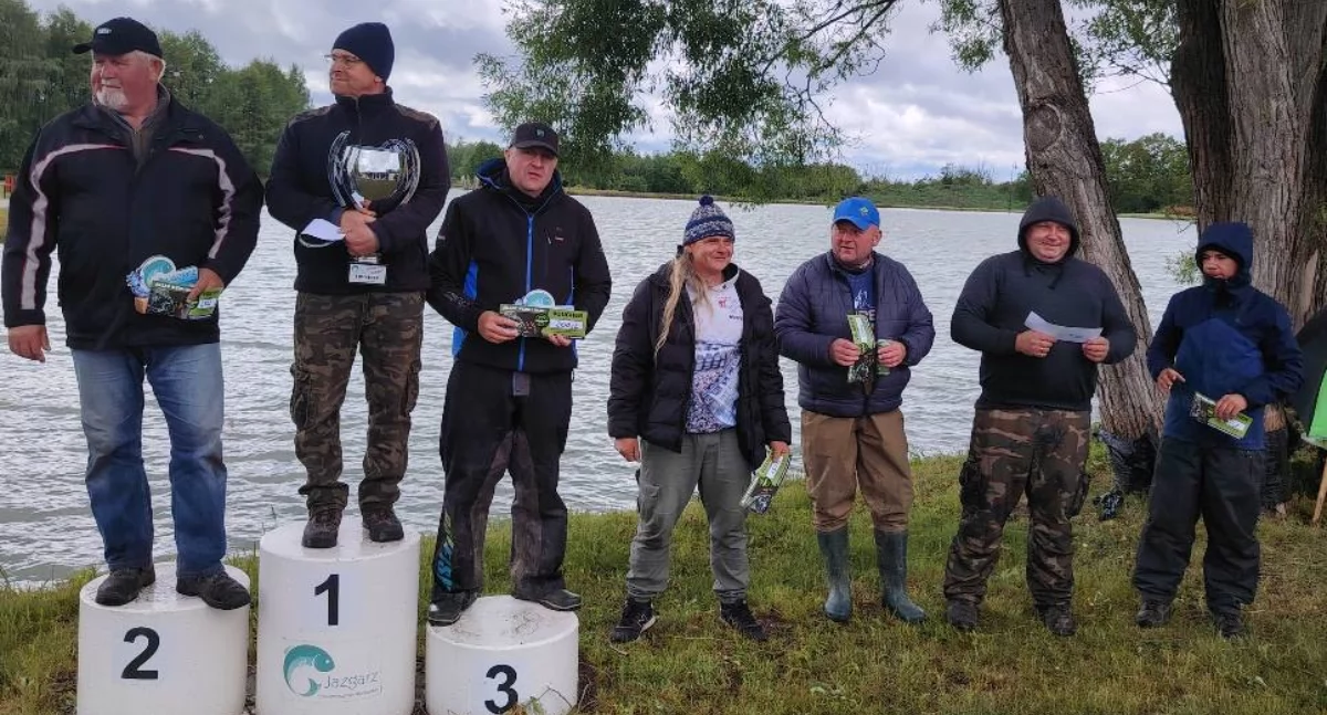 Zdjęcie z zawodów wędkarskich o Puchar Prezesa Stowarzyszenia Wędkarskiego Jazgarz na zbiorniku w Dygudaju/fot.: Stowarzyszenie wędkarskie 