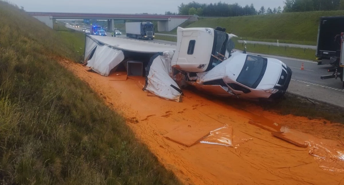 Na zdjęciu miejsce wypadku na A1 / Fot. Facebook / KMP Częstochowa