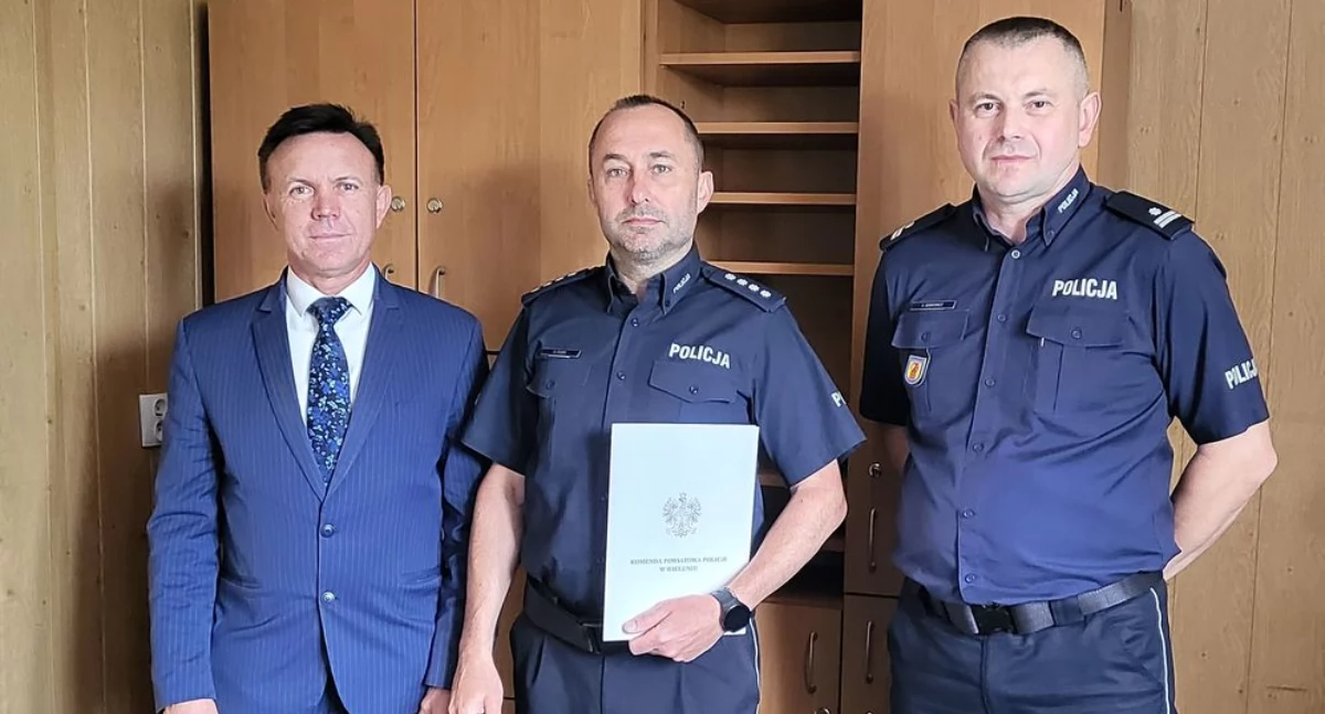 Na zdjęciu od lewej: Grzegorz Mielczarek - wójt gminy Biała, nadkom. Mariusz Dziuba - komendant Komisariatu Policji w Białej oraz podinsp. Andrzej Sosnowicz, zastępca komendanta wieluńskiej policji / Fot. KPP Wieluń