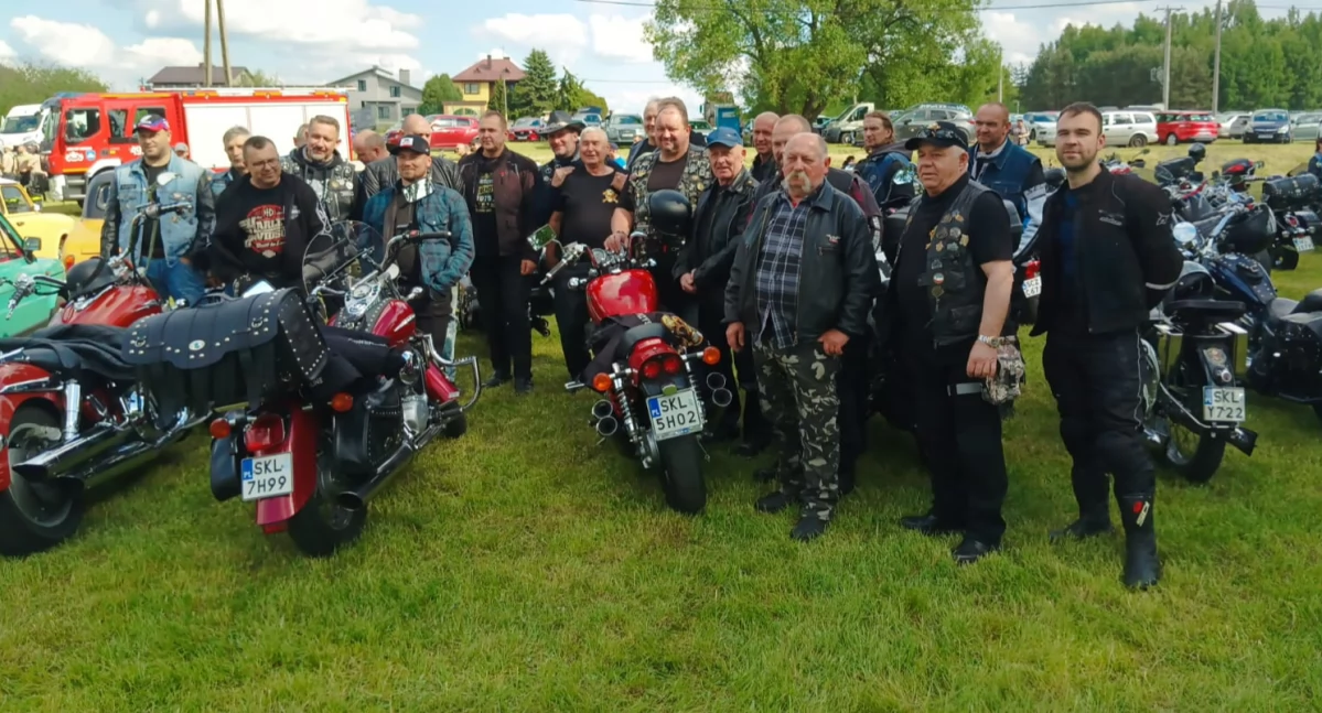 Na zdjęciu motocykliści przyjechali na rodzinny piknik do Parzymiech, aby pokazać: Mamy moc! / fot.: Joanna Major