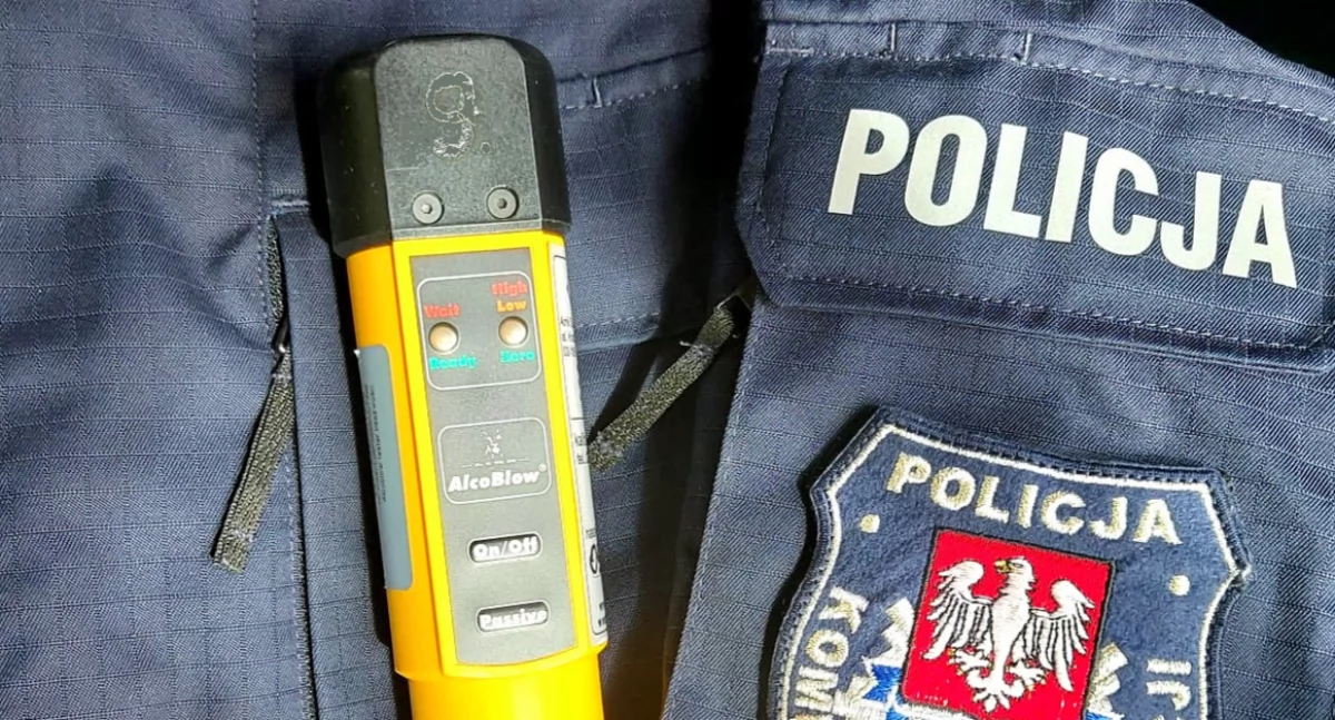 z województwa, Pijany latek kierownicą Uszkodził cztery - zdjęcie, fotografia