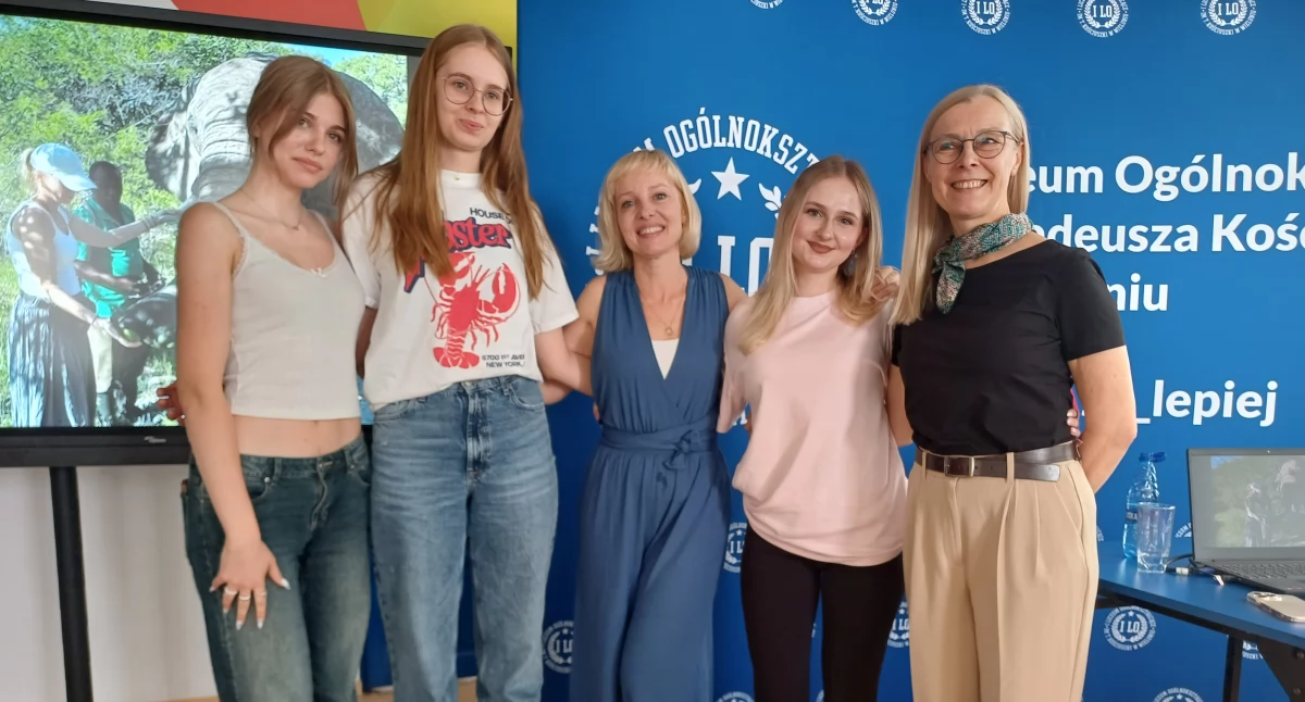 Zdjęcia ze spotkania z dr Aleksandrą Kosmędą w I LO w Wieluniu / fot.: Elżbieta Mizak