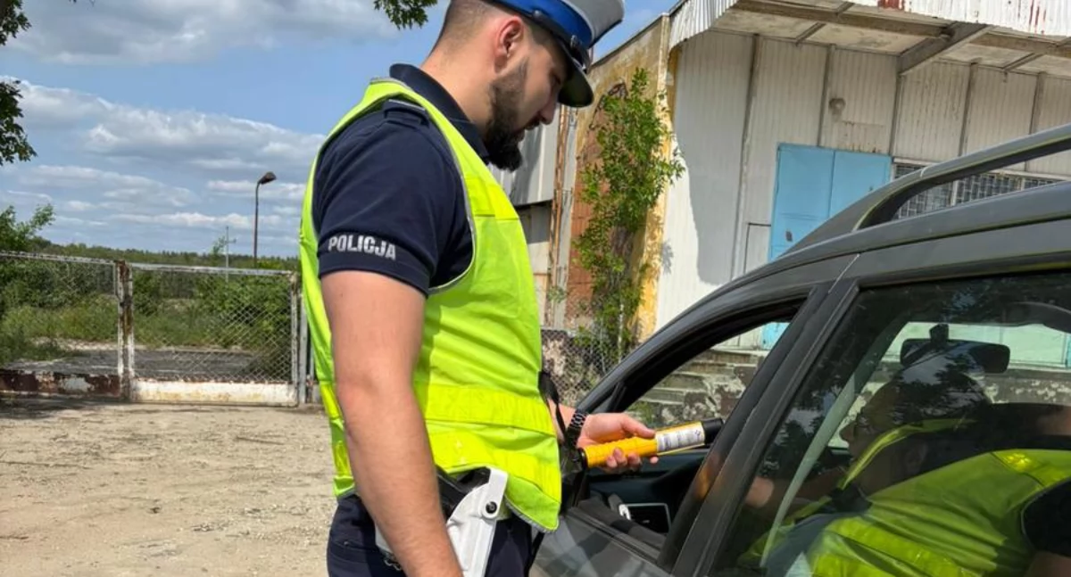 Na zdjęciu działania sieradzkich policjantów w trakcie akcji 