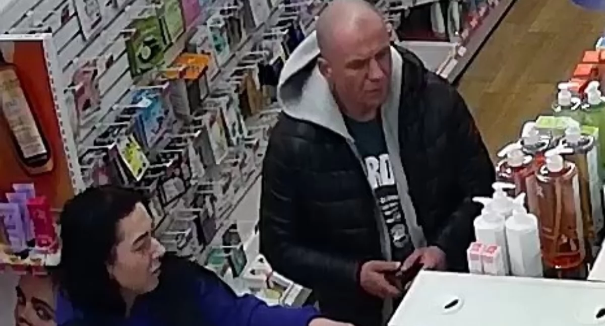 Na zdjęciu para złodziei, których poszukuje policja / Fot. KPP Łask