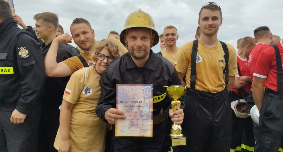 Na zdjęciu OSP Wrońsko - złota drużyna gminy Konopnica podczas zawodów sportowo - pożarniczych w Rychłocicach/ fot.: Joanna Major