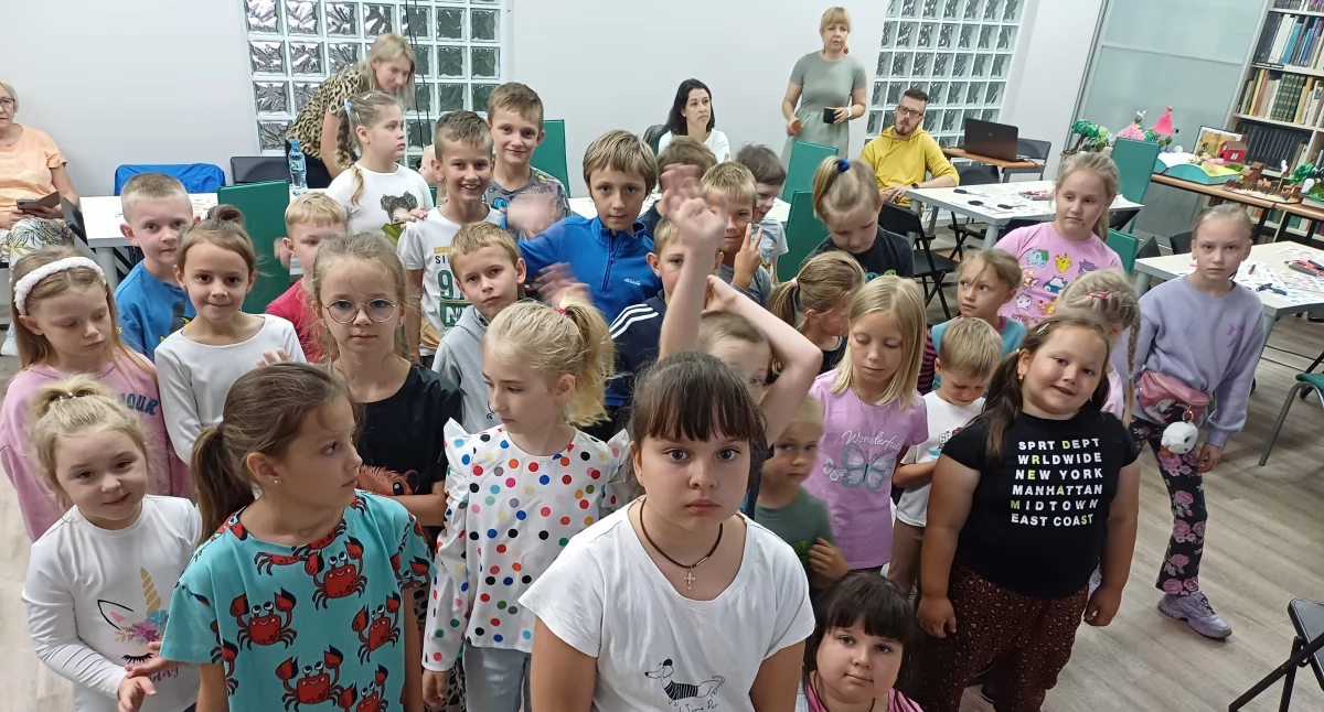 Zdjęcie z warsztatów dla dzieci w Miejskiej i Gminnej Bibliotece Publicznej w Wieluniu / fot.: Elżbieta Mizak