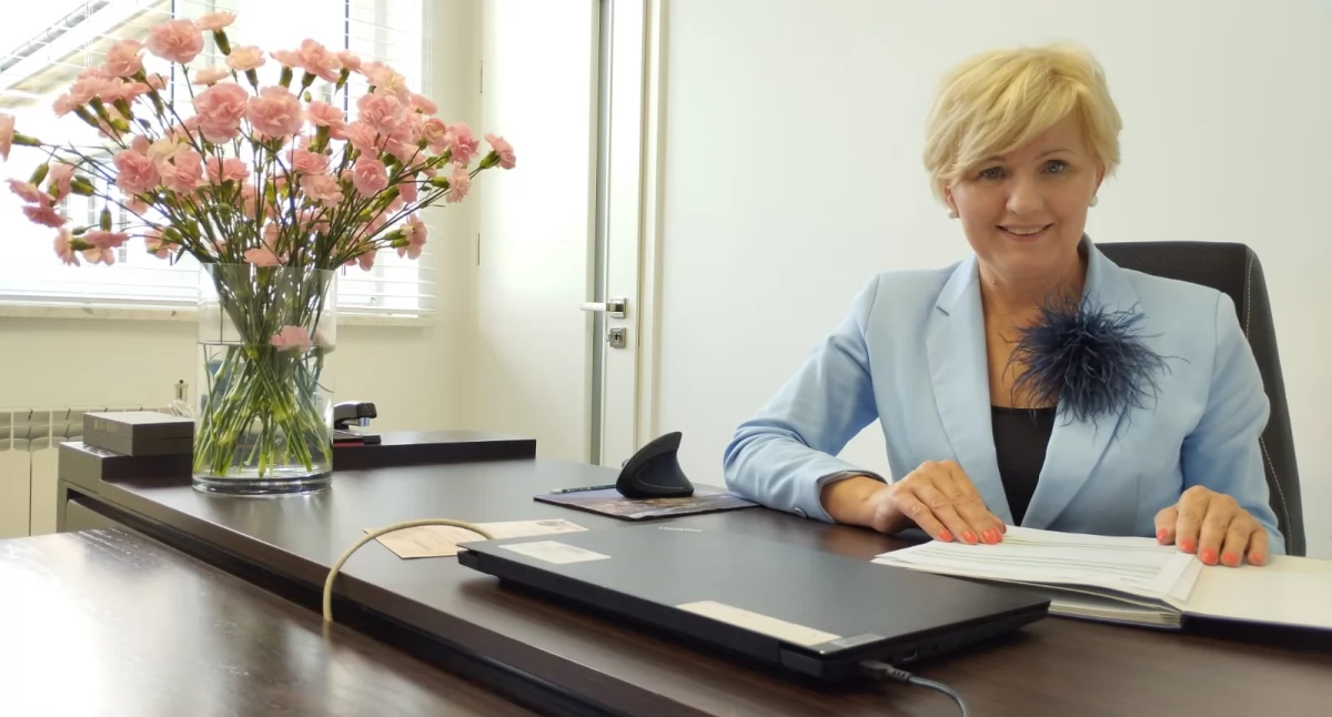 Na zdjęciu burmistrz miasta i gminy Osjaków Renata Kostrzycka opowiada o inwestycjach w gospodarkę wodno - kanalizacyjną / fot.: Joanna Major