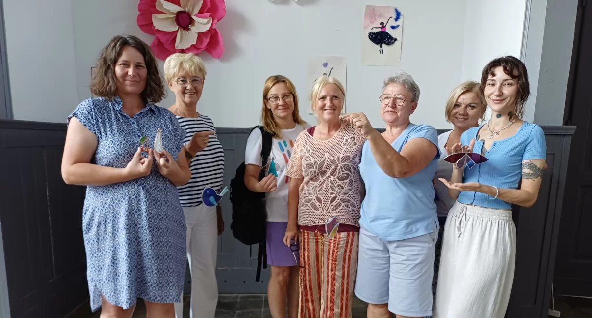 Zdjęcia z warsztatów witrażu prowadzonych na Dworcu Kulturalnym Wieluń - Dąbrowa / fot.: Elżbieta Mizak