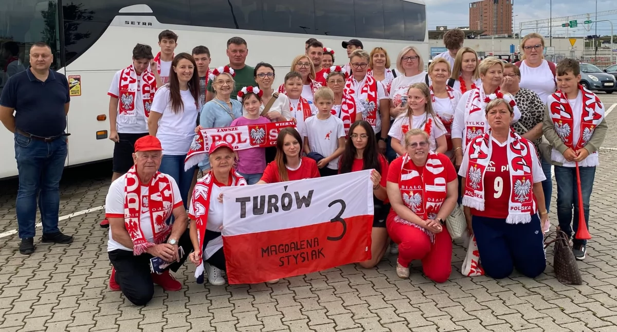 Na zdjęciu kibice z Turowa, rodzinnej miejscowości Magdaleny Stysiak/ fot. Facebook Turów