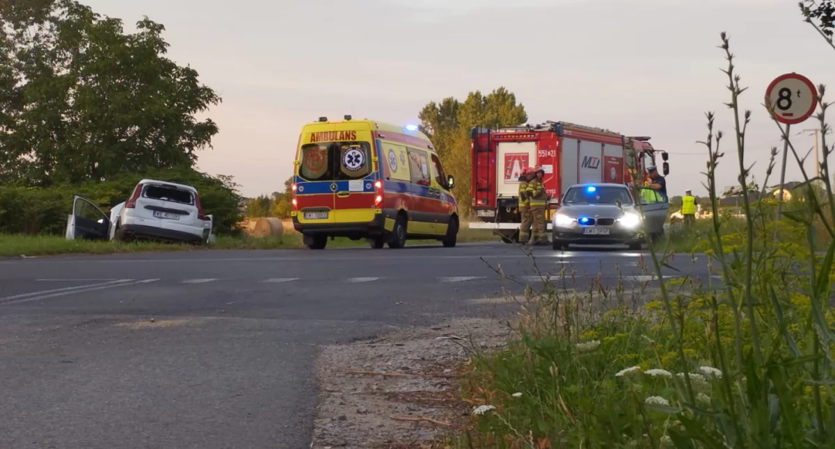 Zdjęcie z miejsca wypadku drogowego w Nowym Świecie / fot.: Joanna Major