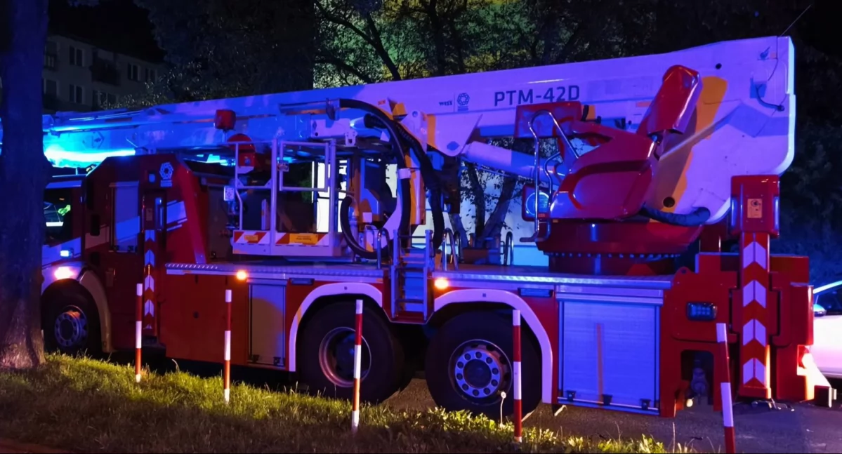 Zdjęcie z miejsca pożaru w bloku przy ul. Jana Pawła II w Sieradzu / fot.: OSP Sieradz