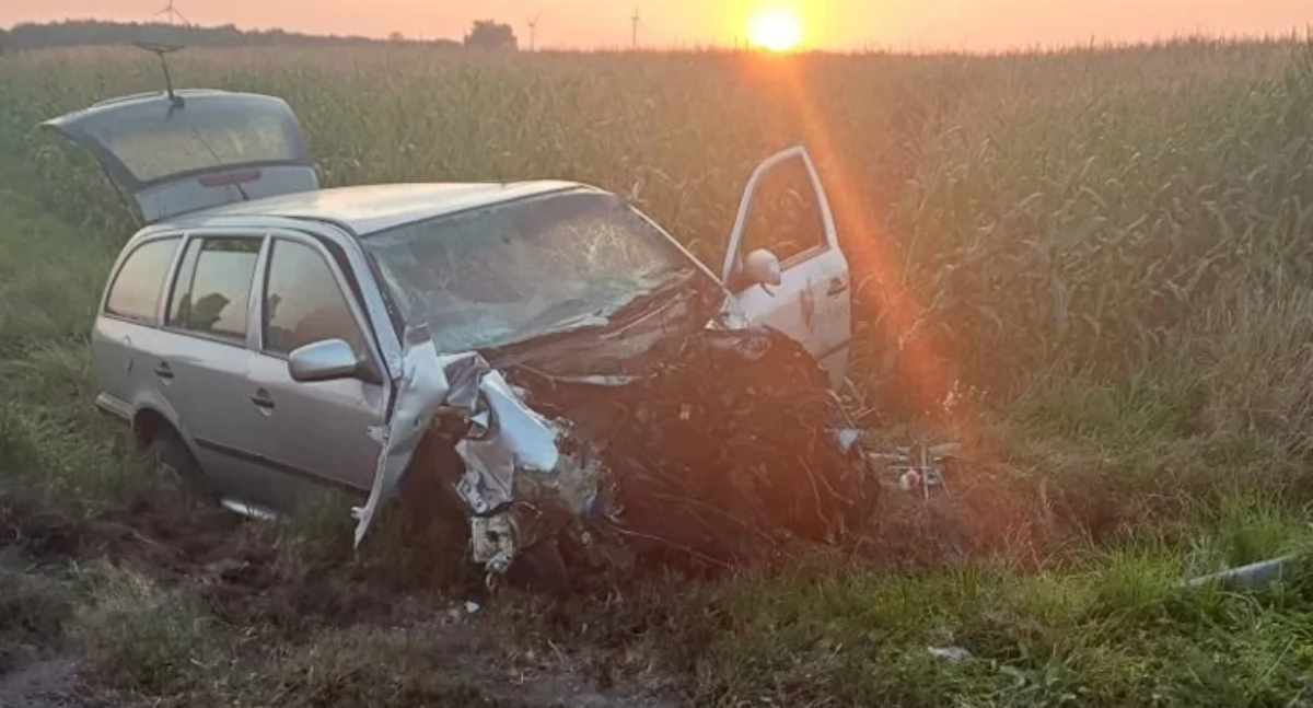Zdjęcie z miejsca wypadku w Wincentowie pod Ruścem, gdzie zapaliła się cysterna z gazem a człowiek trafił do szpitala / JRG PSP Bełchatów