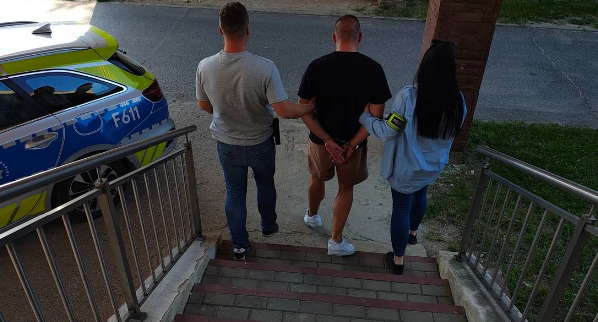 Na zdjęciu moment zatrzymania mężczyzny / Fot. KPP Sieradz