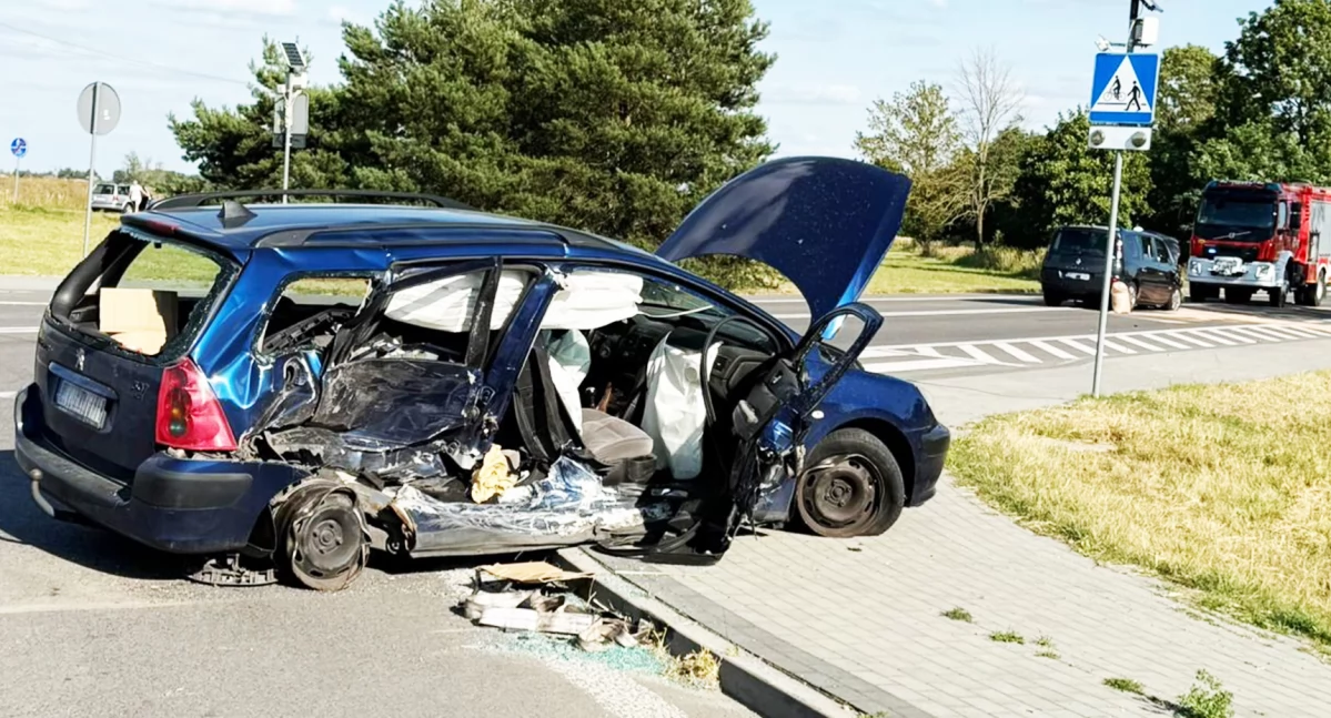 Zdjęcie z miejsca wypadku na DW 483 na wysokości m. Zielęcin - Stróża / fot.: OSP Rząśnia