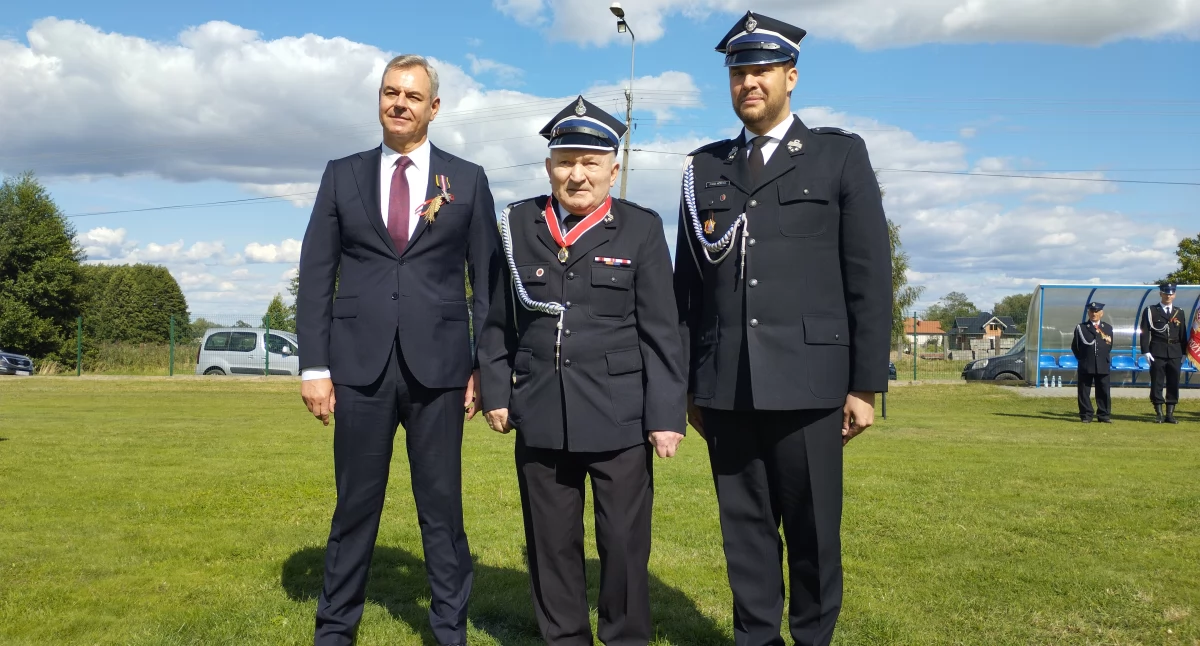Zdjęcie z uroczystego jubileuszu 120-lecia OSP Biała w gminie Rząśnia / fot.: Joanna Major