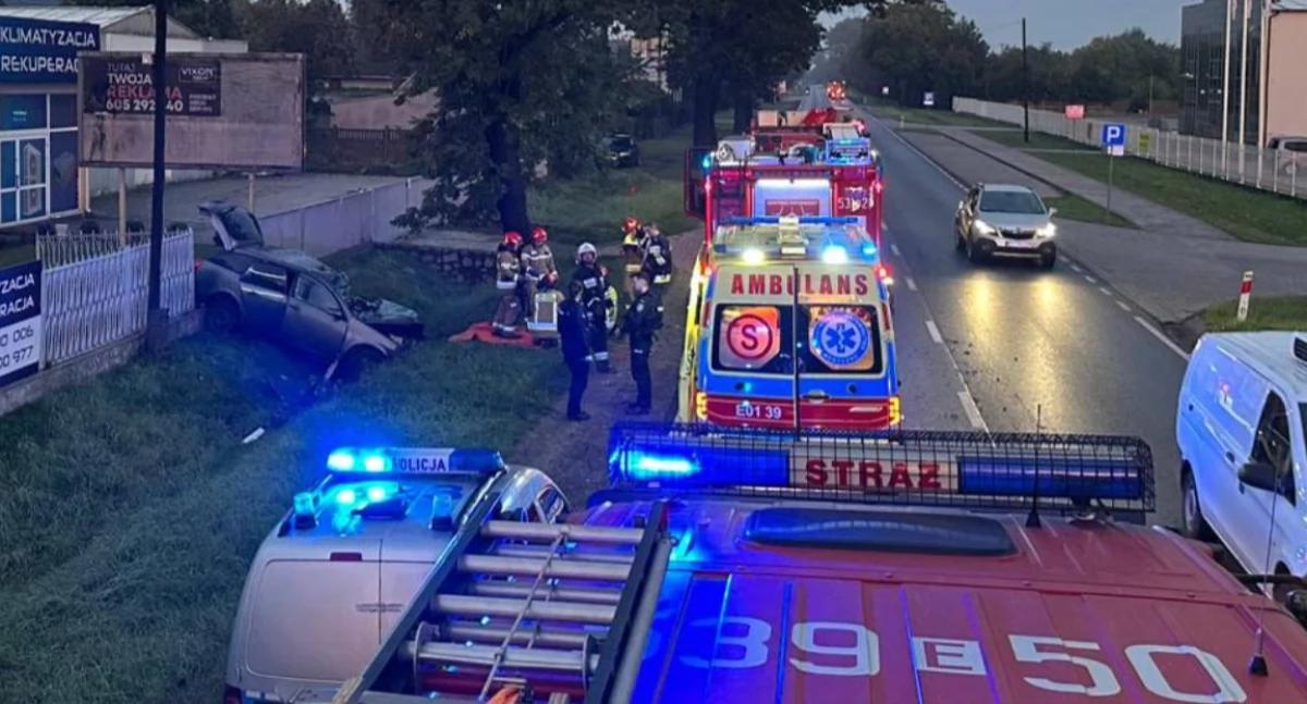 Zdjęcie z wypadku ze skutkiem śmiertelnym przy ul. POW w Sieradzu / fot.: Ochotnicza Straż Pożarna w Sieradzu