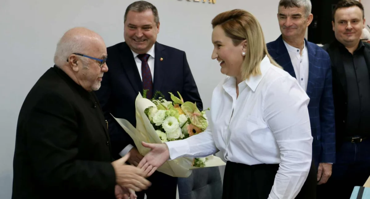 Ksiądz prof. Wojciech Bęben honorowym obywatelem Działoszyna / fot.: Urząd Miejski w Działoszynie