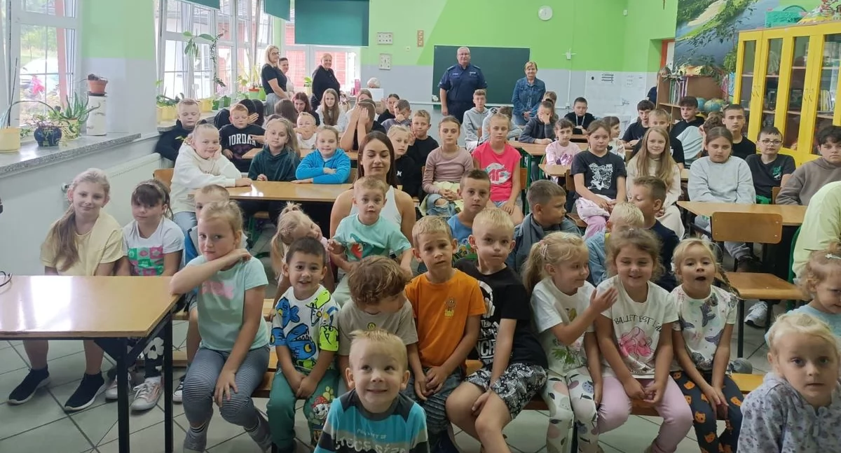 Na zdjęciu jedno ze spotkań prowadzone przez dzielnicowego z Osjakowa / Fot. KPP Wieluń