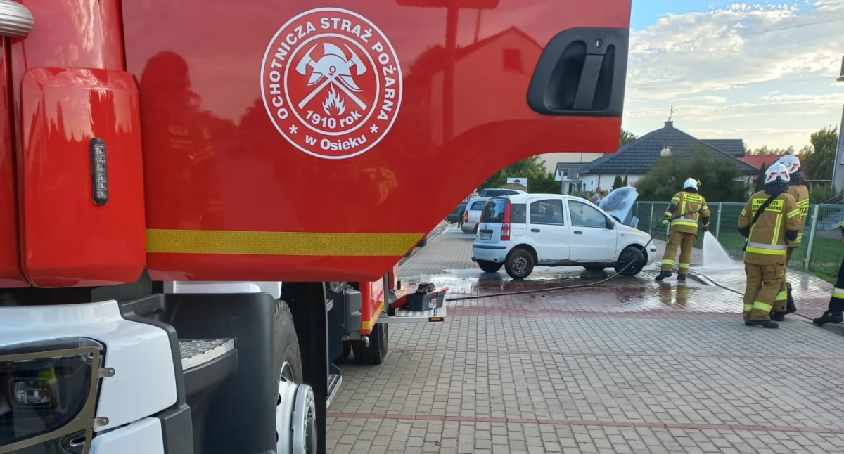 Na zdjęciu pojazd, który był objęty ogniem / Fot. Facebook / OSP Osiek