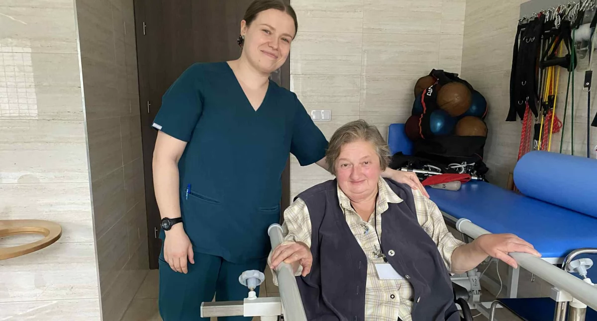 Na zdjęciu Barbara Nowak z Wielunia wraz ze swoją fizjoterapeutką Dominiką Grajcar/fot.: Iwona Domagała