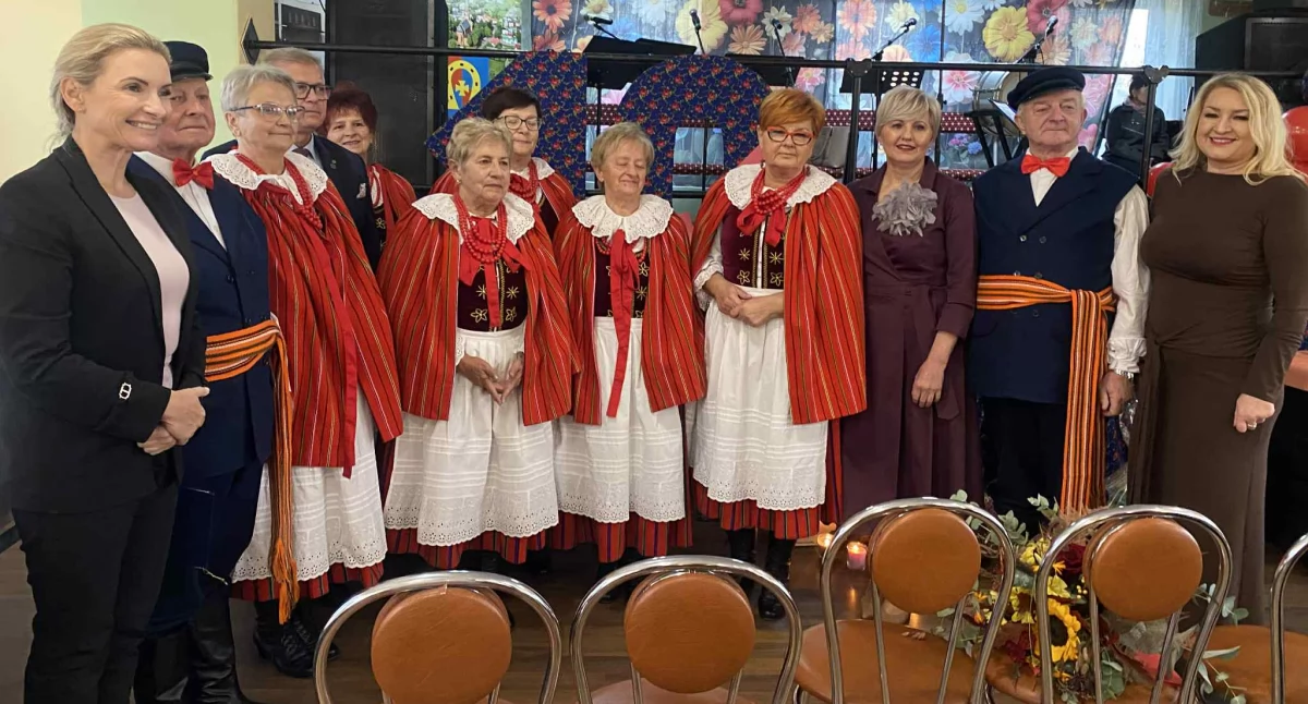 Zdjęcie z jubileuszu 10-lecia Gruby Obrzędowo-Śpiewaczej ,,Raduczanie