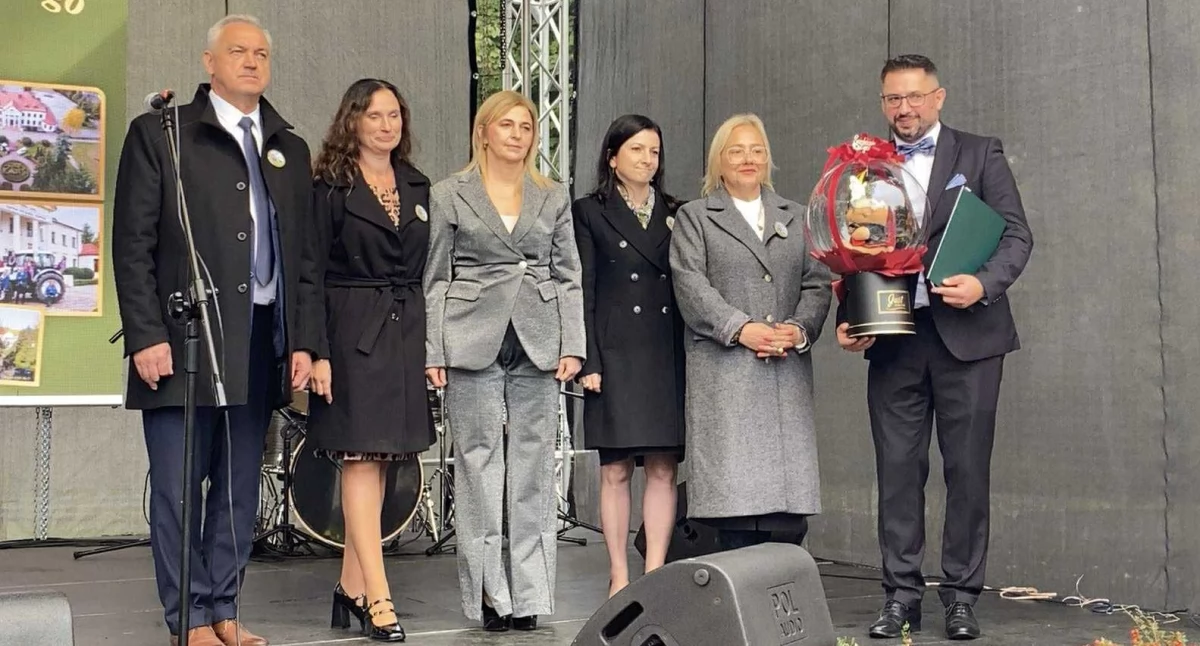Zdjęcie z jubileuszu 80-lecia Zespołu Szkół Centrum Kształcenia Rolniczego w Lututowie/fot.: Iwona Domagała