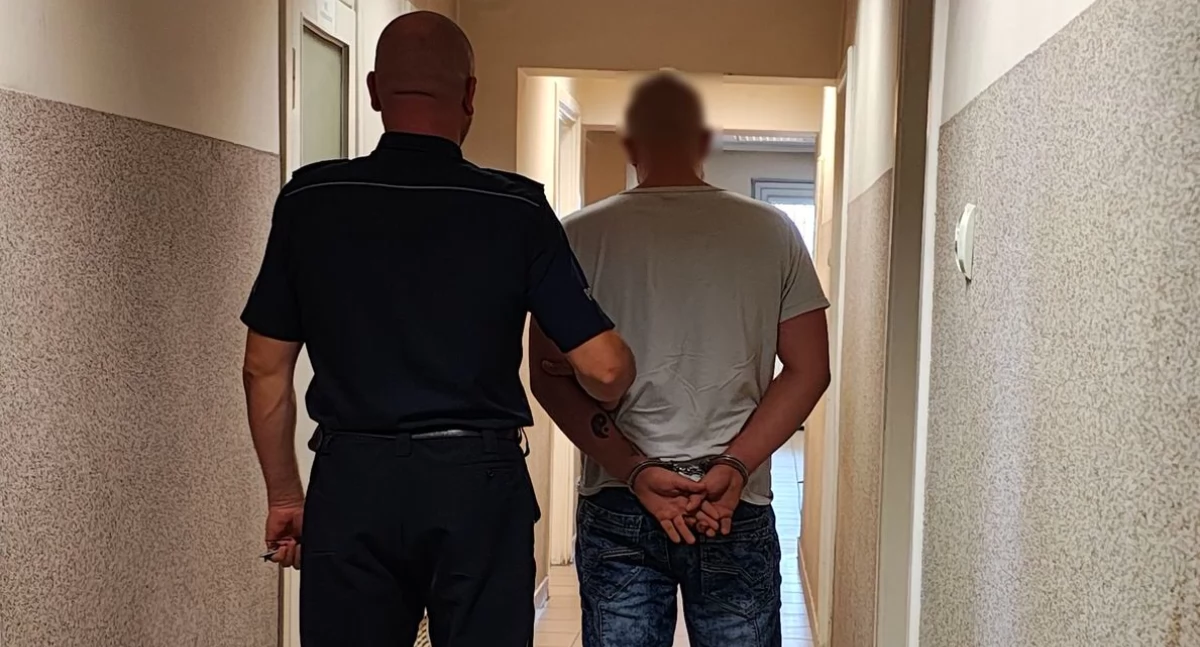 Zdjęcie z zatrzymania w Wieluniu 25-lataka posiadającego psychotropy / fot.: KPP w Wieluniu