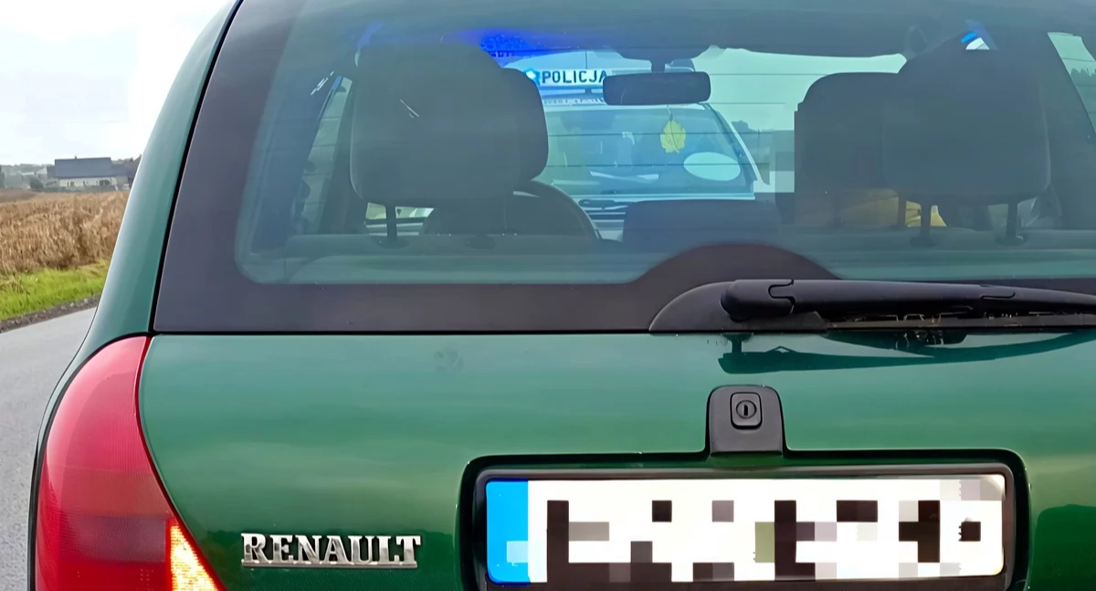 Na zdjęciu auto, którym poruszał się pijany 27-latek / Fot. KPP Łask