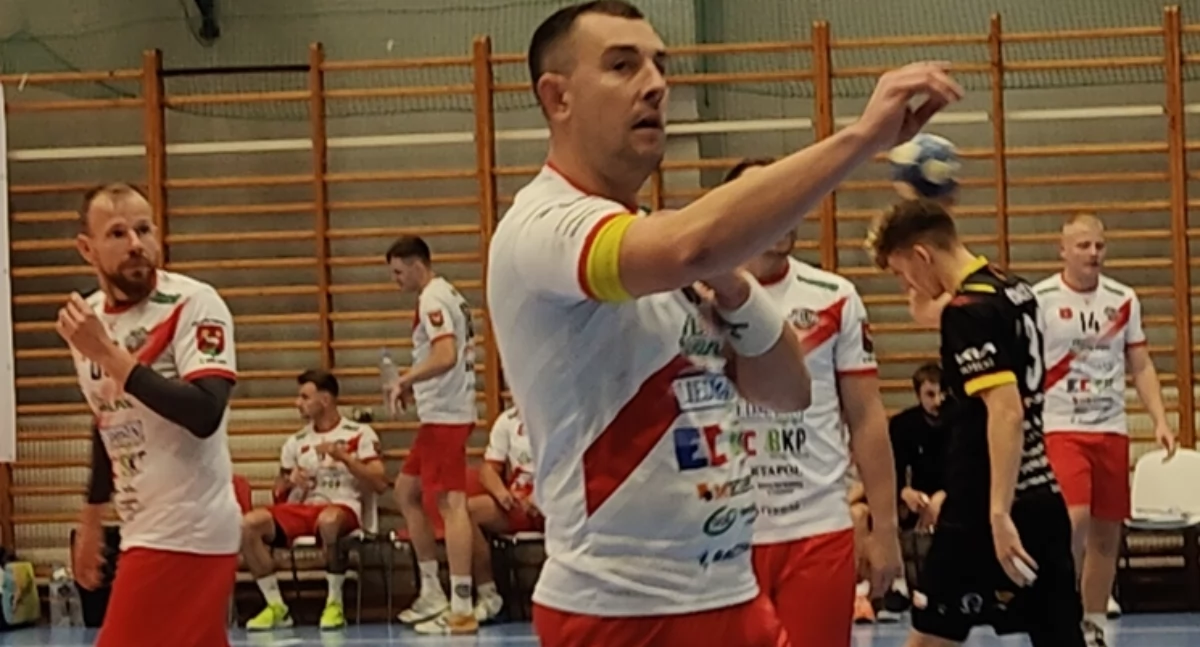 Na zdjęciu piłkarze ręczni MKSu Wieluń/fot. Łukasz Płuciennik 