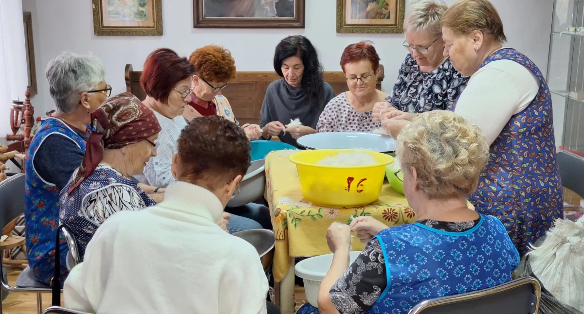 Zdjęcie z pierzajek w Rudnikach/fot.: Centrum Tradycji Strażackiej i Historii Wsi w Rudnikach