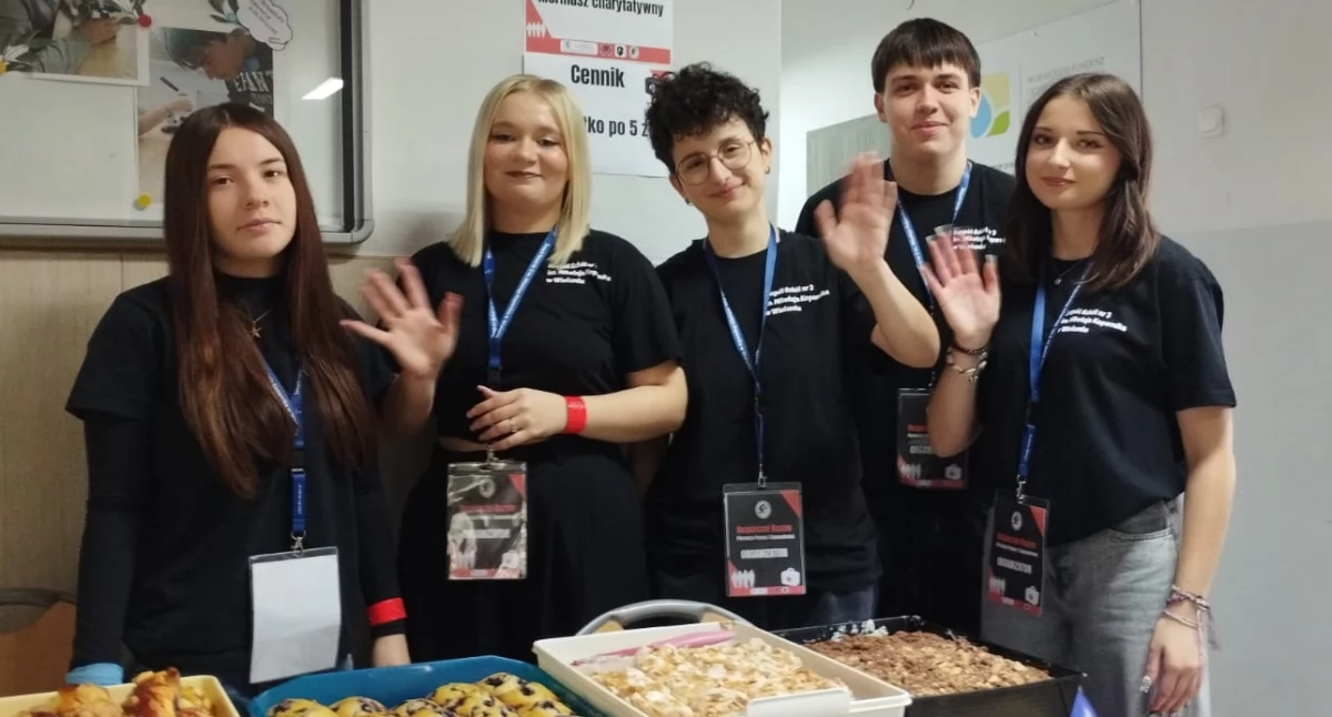 Zdjęcie z imprezy edukacyjno-integracyjnej w ZS nr 3 w Wieluniu „Bezpieczni razem. Pierwsza pomoc i samoobrona” / fot.: Joanna Major