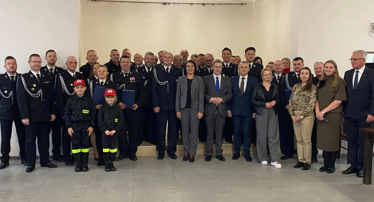 Zdjęcie ze spotkania dotyczącego podpisania umów na wsparcie z Urzędu Marszałkowskiego Województwa Łódzkiego dla OSP/fot.: Iwona Domagała