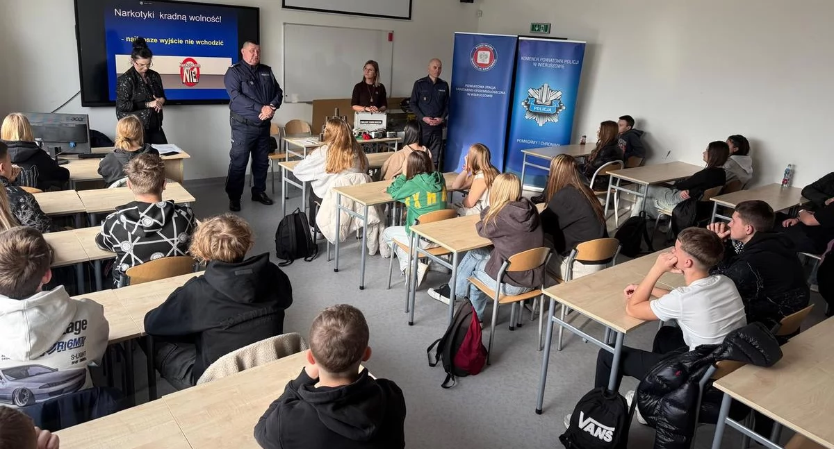 Na zdjęciu fragment spotkania z młodzieżą / Fot. KPP Wieruszów