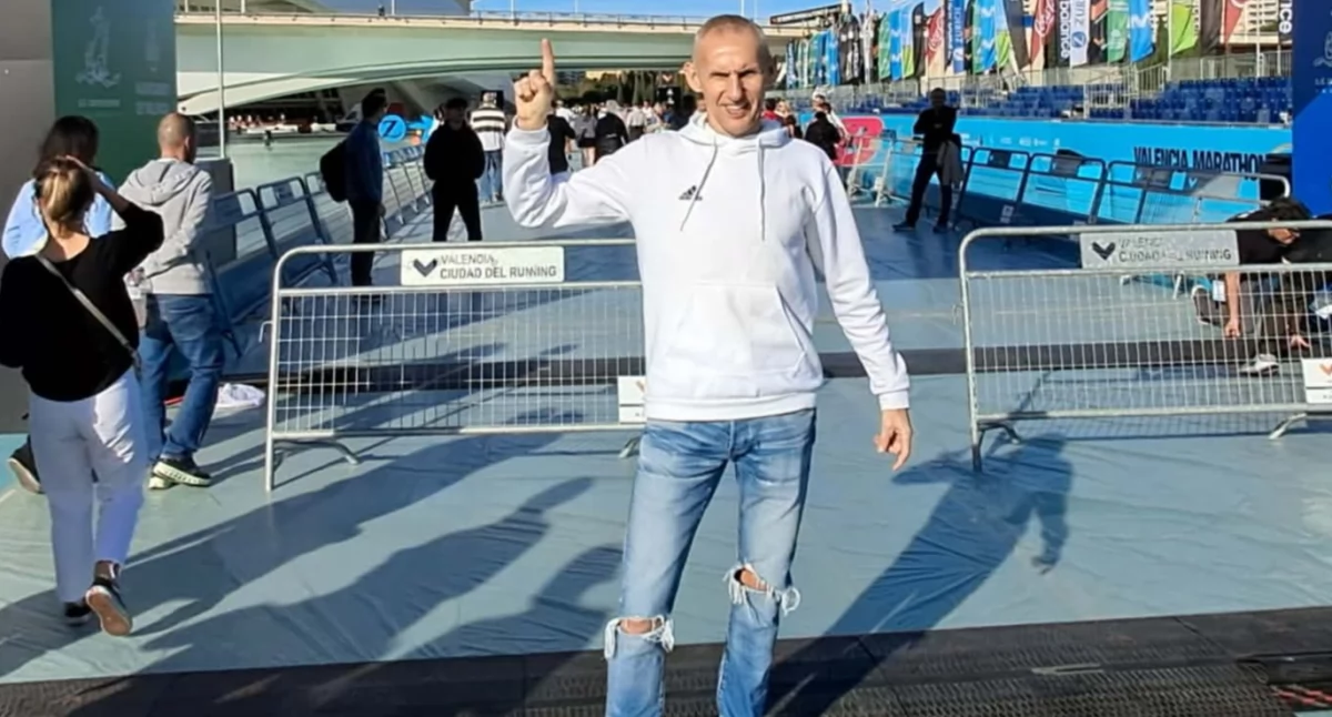 Na zdjęciu Artur Jasiński przed startem w Walencji/fot. archiwum prywatne Artura Jasińskiego 