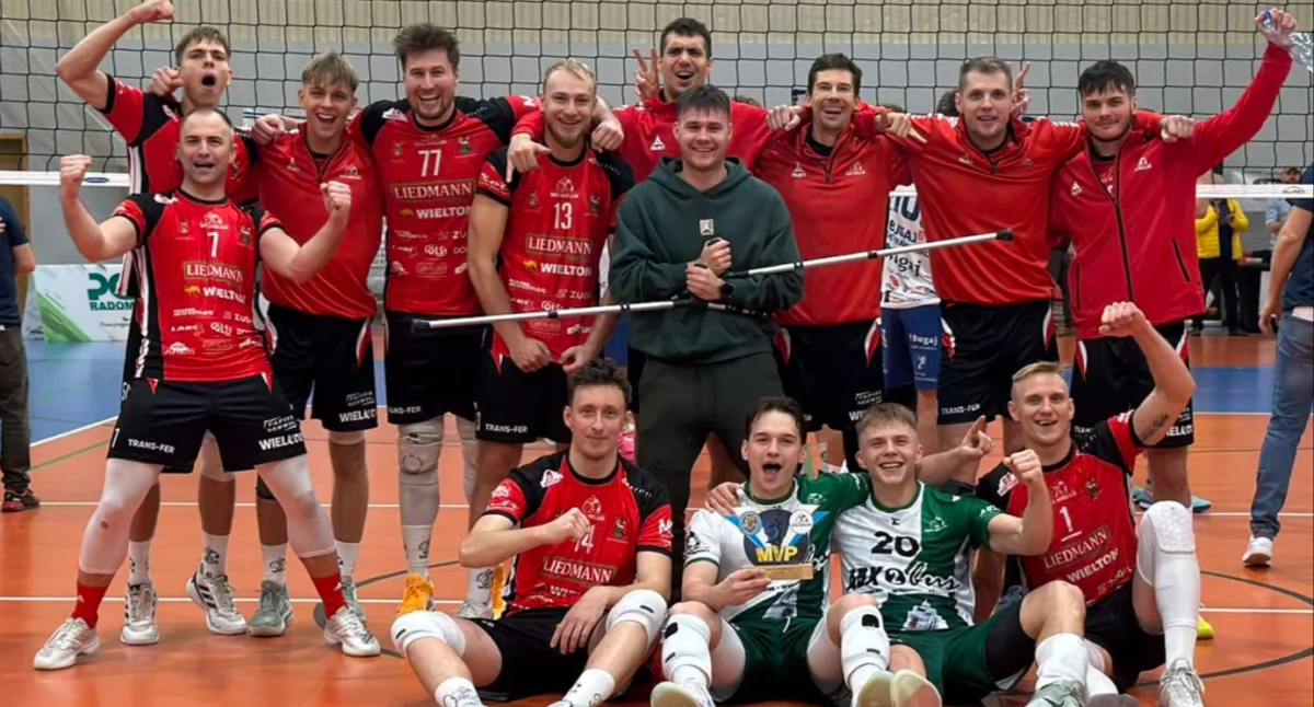 Na zdjęciu siatkarze WKSu Wieluń/fot. WKS Wieluń, Klub Sportowy Pajęczno, Łukasz Płuciennik 