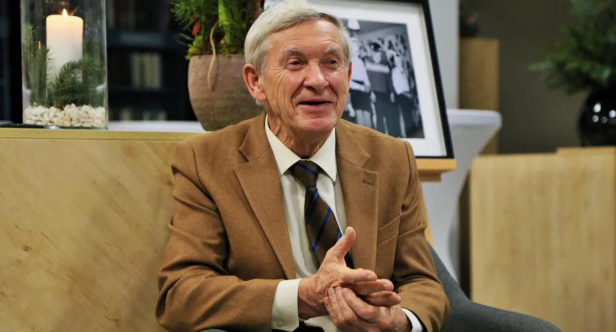Podróż sentymentalna do lat 70. i 80. Wernisaż wystawy archiwalnych zdjęć Włodzimierza Kałczaka w Pątnowie przyciągnął miłośników lokalnej historii /fot. Grzegorz Krzak
